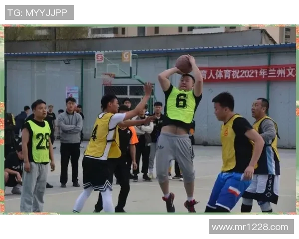 深圳与上海篮球赛激战正酣谁能在这场对决中笑到最后 深圳与上海篮球赛激战正酣谁能在这场对决中笑到最后