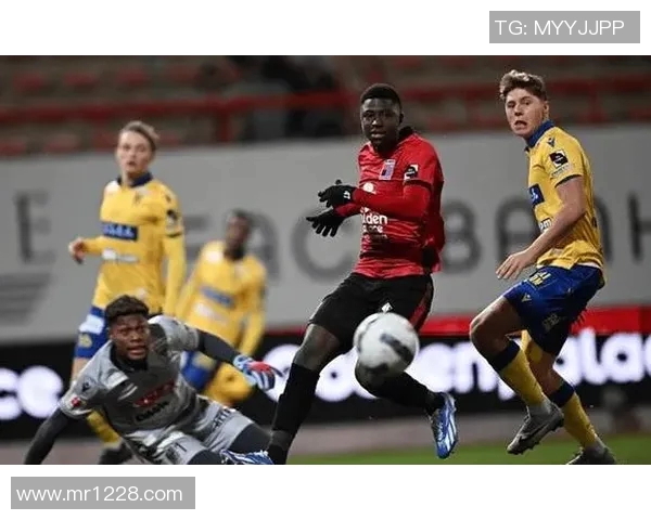 法乙特鲁瓦主场迎战卡昂争夺关键三分的精彩对决分析 法乙特鲁瓦主场迎战卡昂争夺关键三分的精彩对决分析